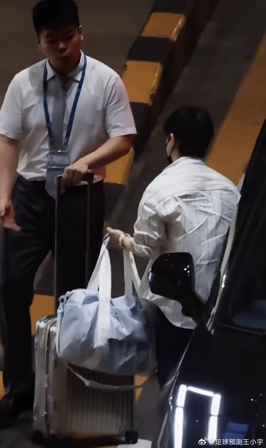 孙颖莎回应再战美国大满贯6月22日，乒乓球奥运冠军孙颖莎通过首都机场VIP通道办