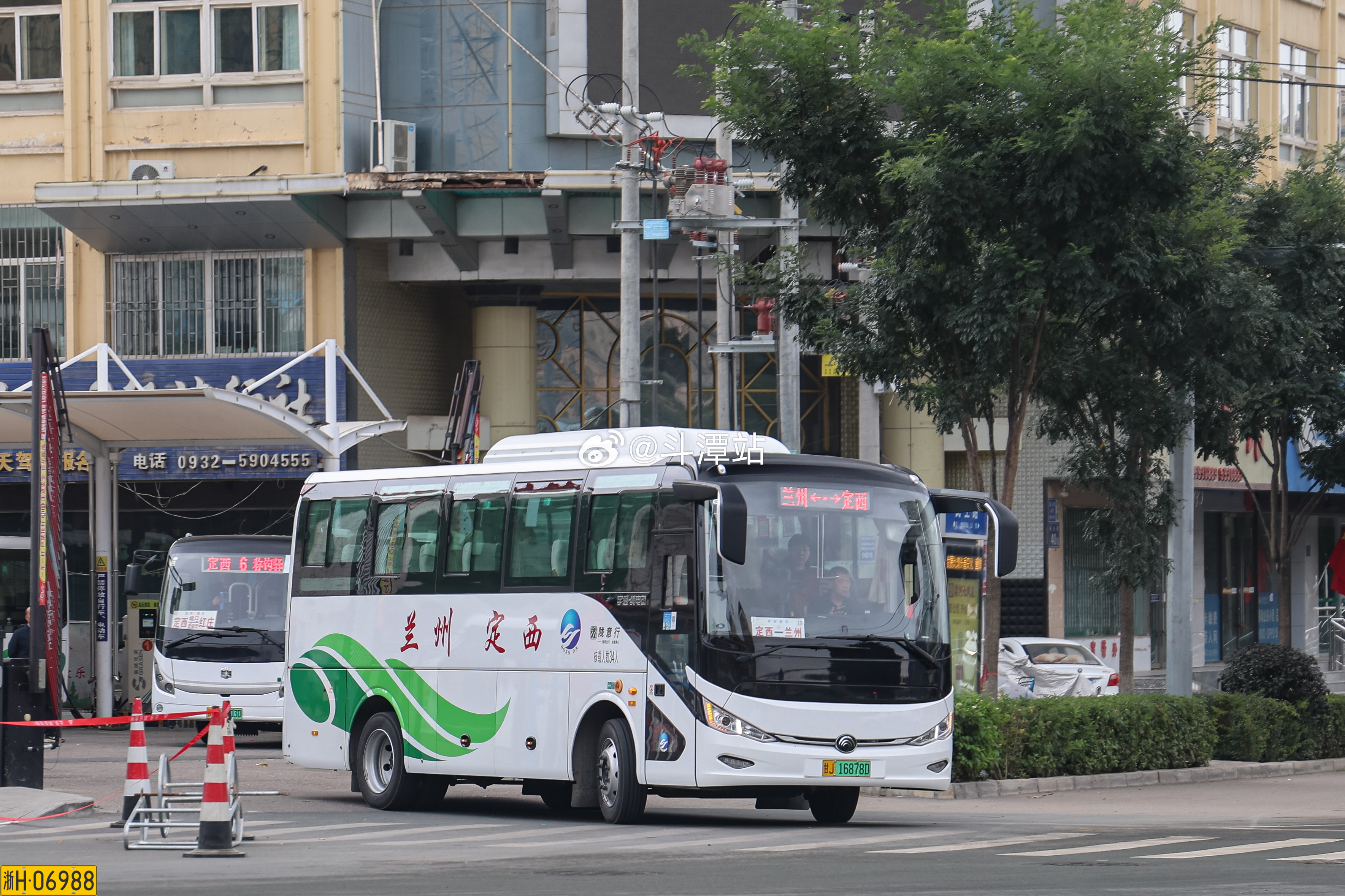 甘肃定西公交随拍除了城际公交外见到的基本都是非空调车，这地方真有这么凉快么去的那