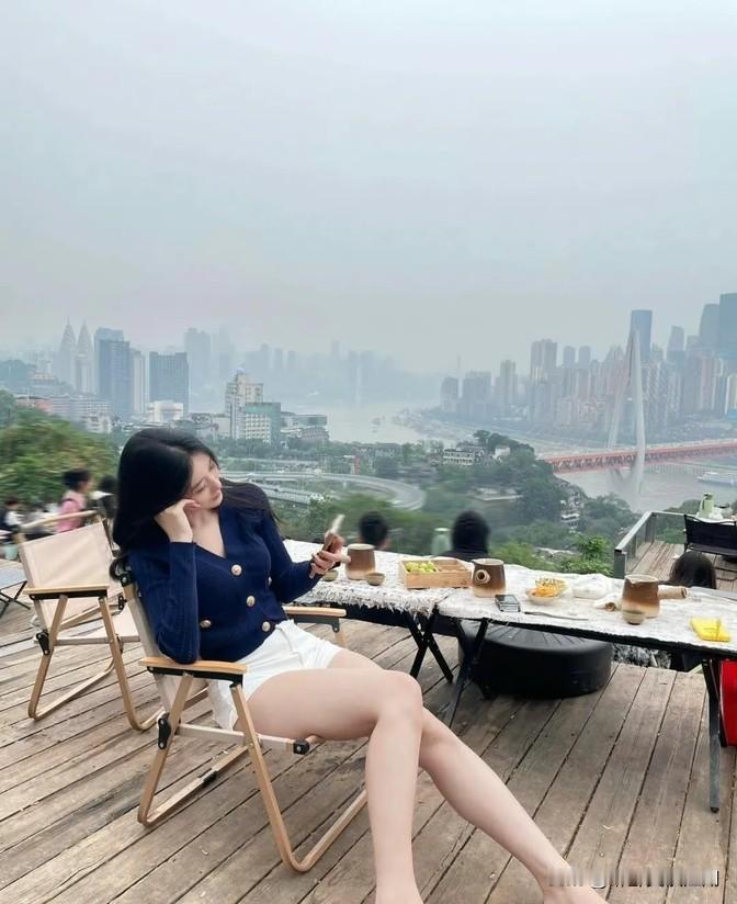 黄晓明这次是真的挺难过的，感觉两边都不给力。叶珂这事儿处理得确实没杨颖那么好。毕