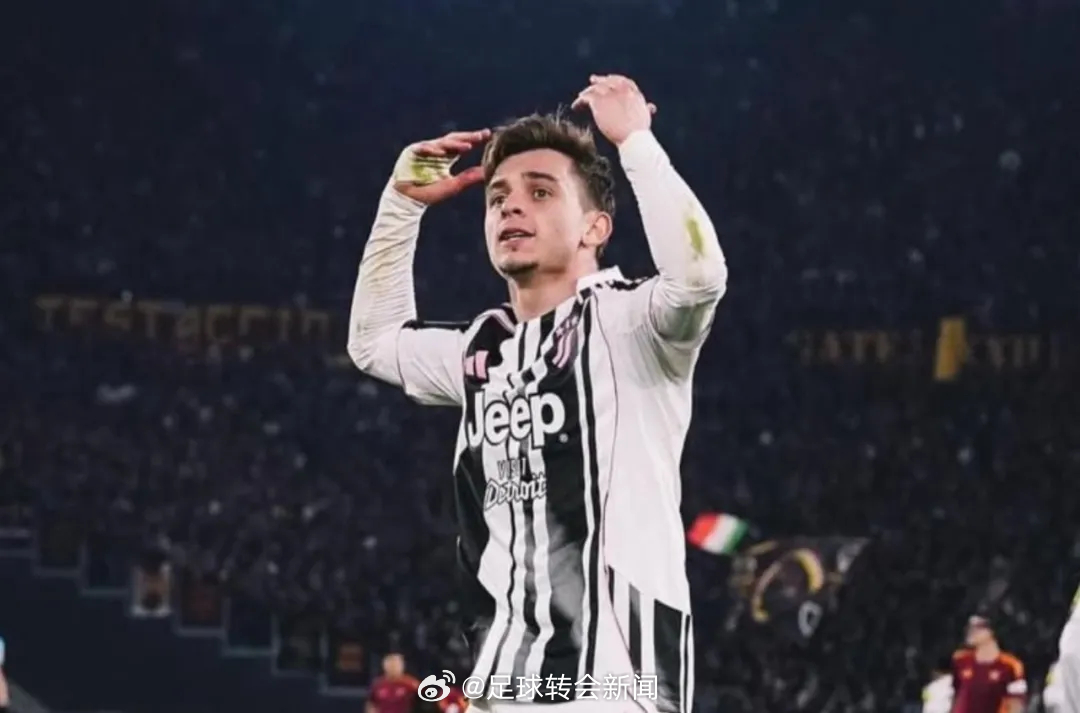 小孔塞桑在接受采访时回应了最近他和利物浦的传闻。这名23岁的边锋表示：“我知道有