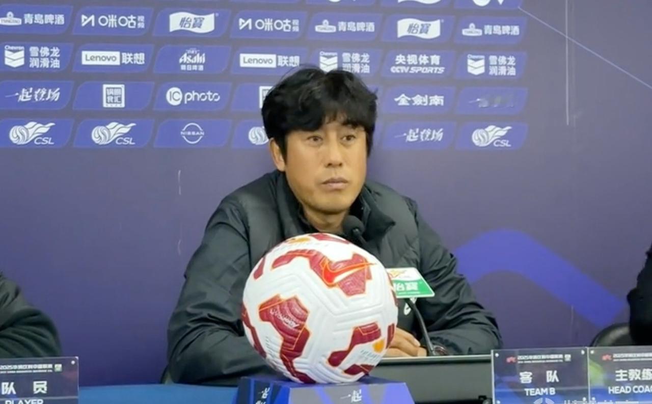 名记：当时蓉城和徐正源签4+3合约，进入亚冠年薪翻倍！周定洋留在蓉城概率很大！