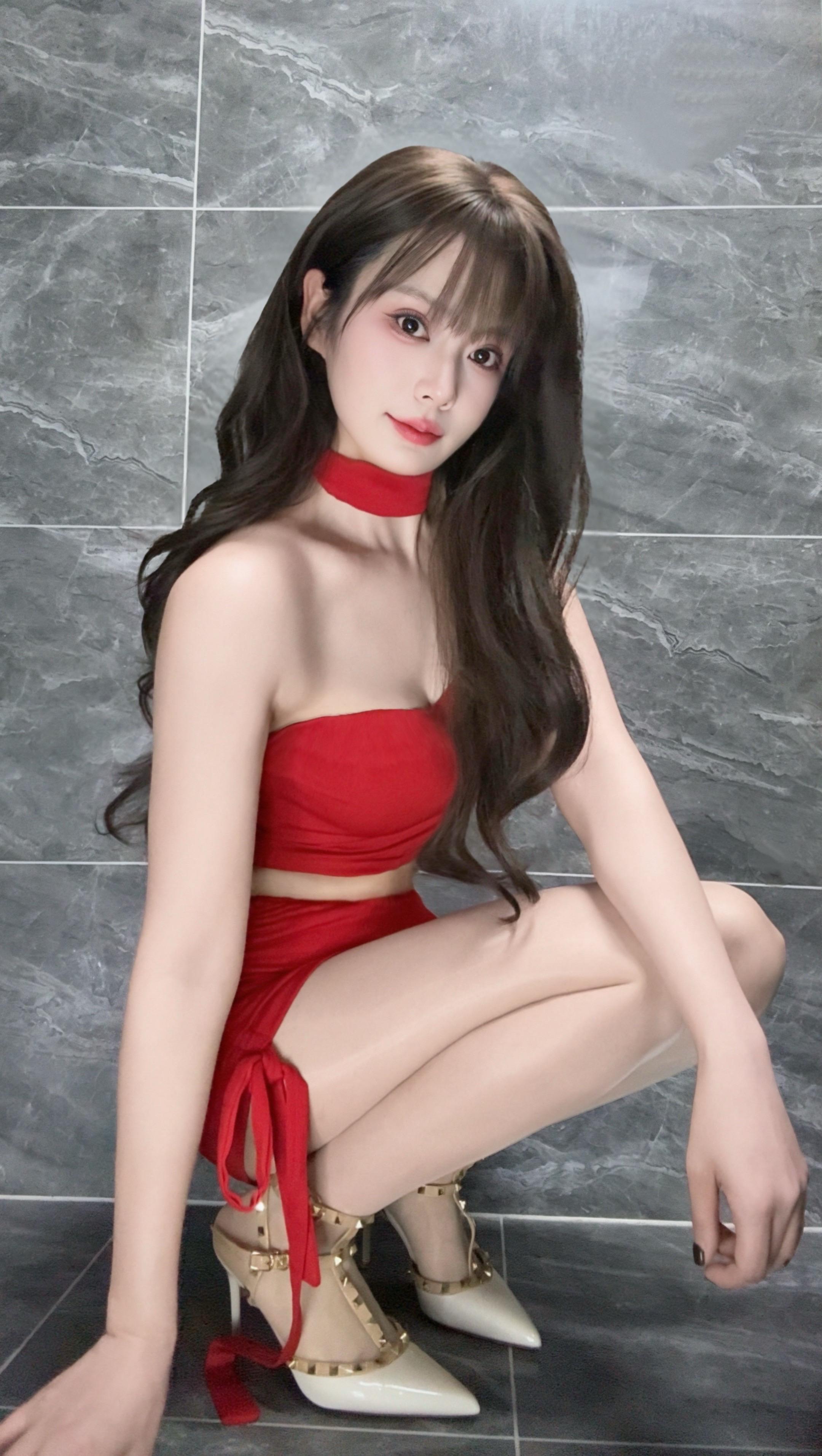 在性感和可爱之间左右横跳…