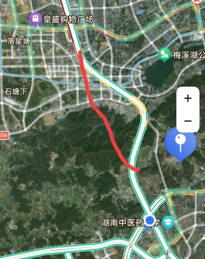 长沙绕城高速梅溪湖这段太堵车了。一到周末下班晚高峰、周一早高峰梅溪湖隧道这一段绝