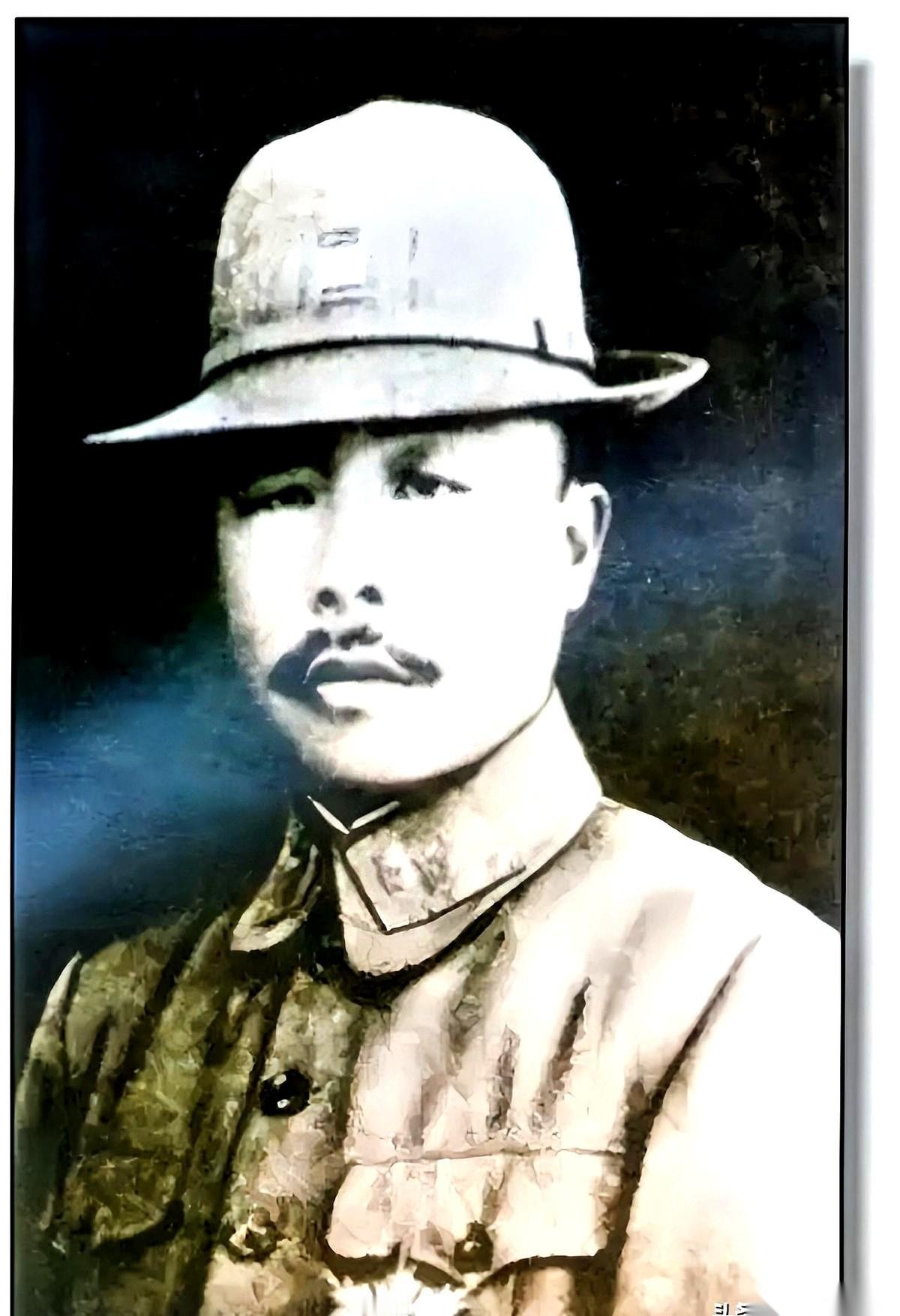 连汤恩伯都得恭恭敬敬喊一声“老师”的人，最后被拉到荒郊野岭，像做贼一样给崩了。