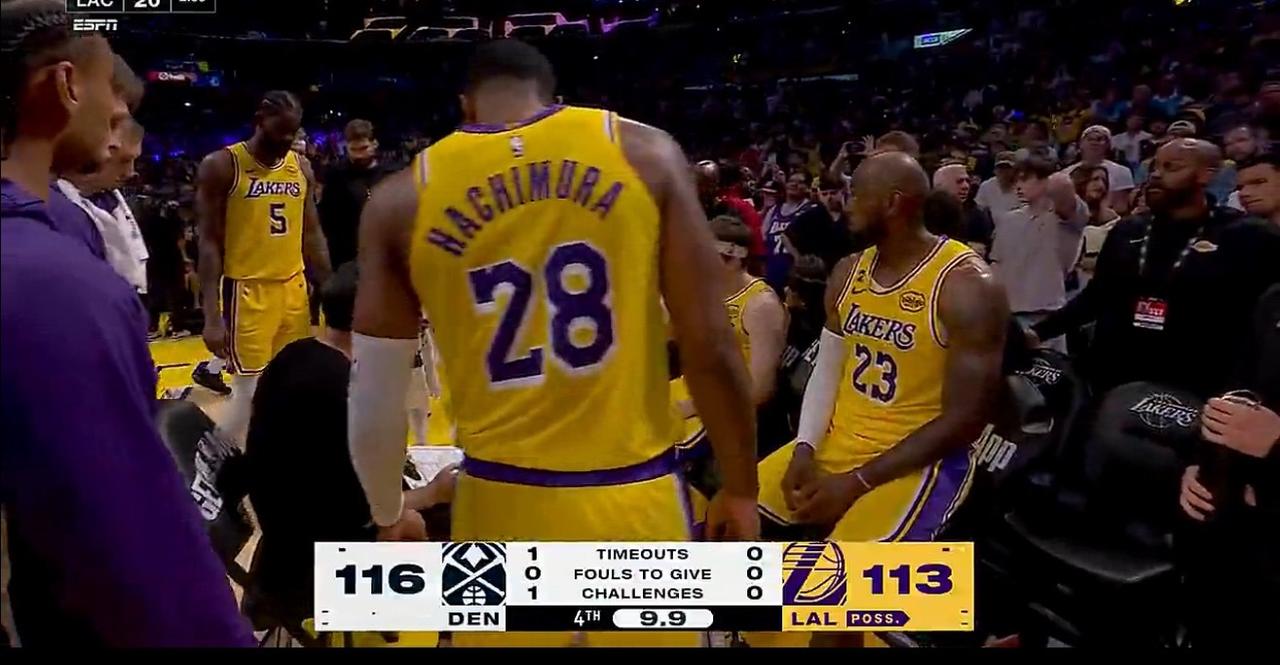 比赛还有9.9秒，湖人落后3分，湖人叫完最后一个暂停，今天注定湖人要输，最后一投