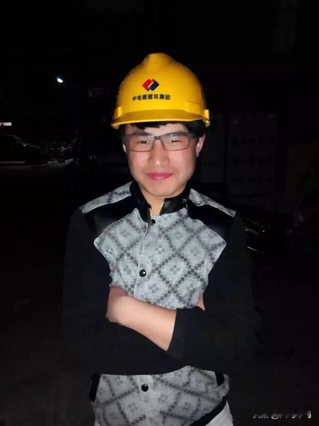 交情的变淡是再正常不过的事情了，随着日子的增长。我们走上相反的道路，当你看到的不