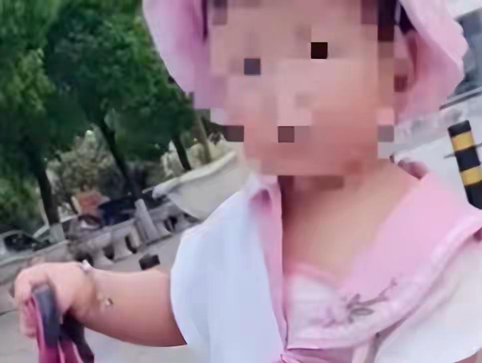 结婚8年，3个女儿全非亲生！父亲最后的决定让人破防：带她去玩，然后永别！

“可
