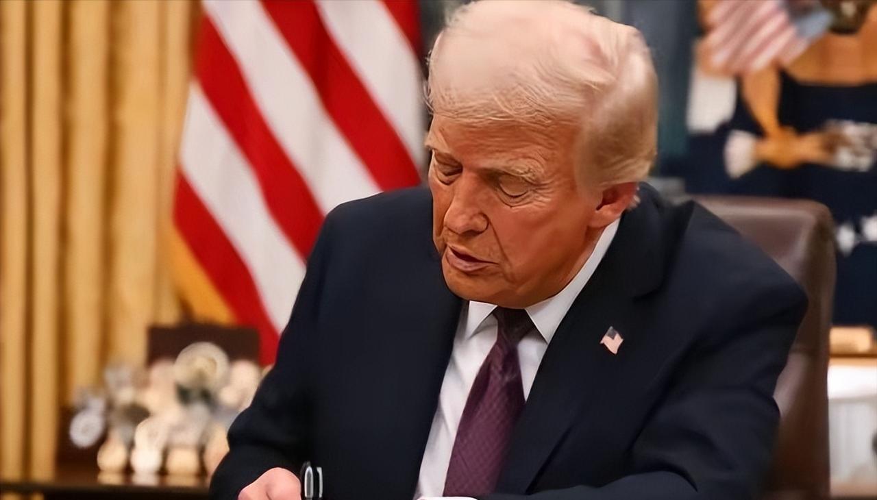 特朗普大清早发飙：出生公民权是给黑奴后代的，不是给中国人的

特朗普一大早就在网