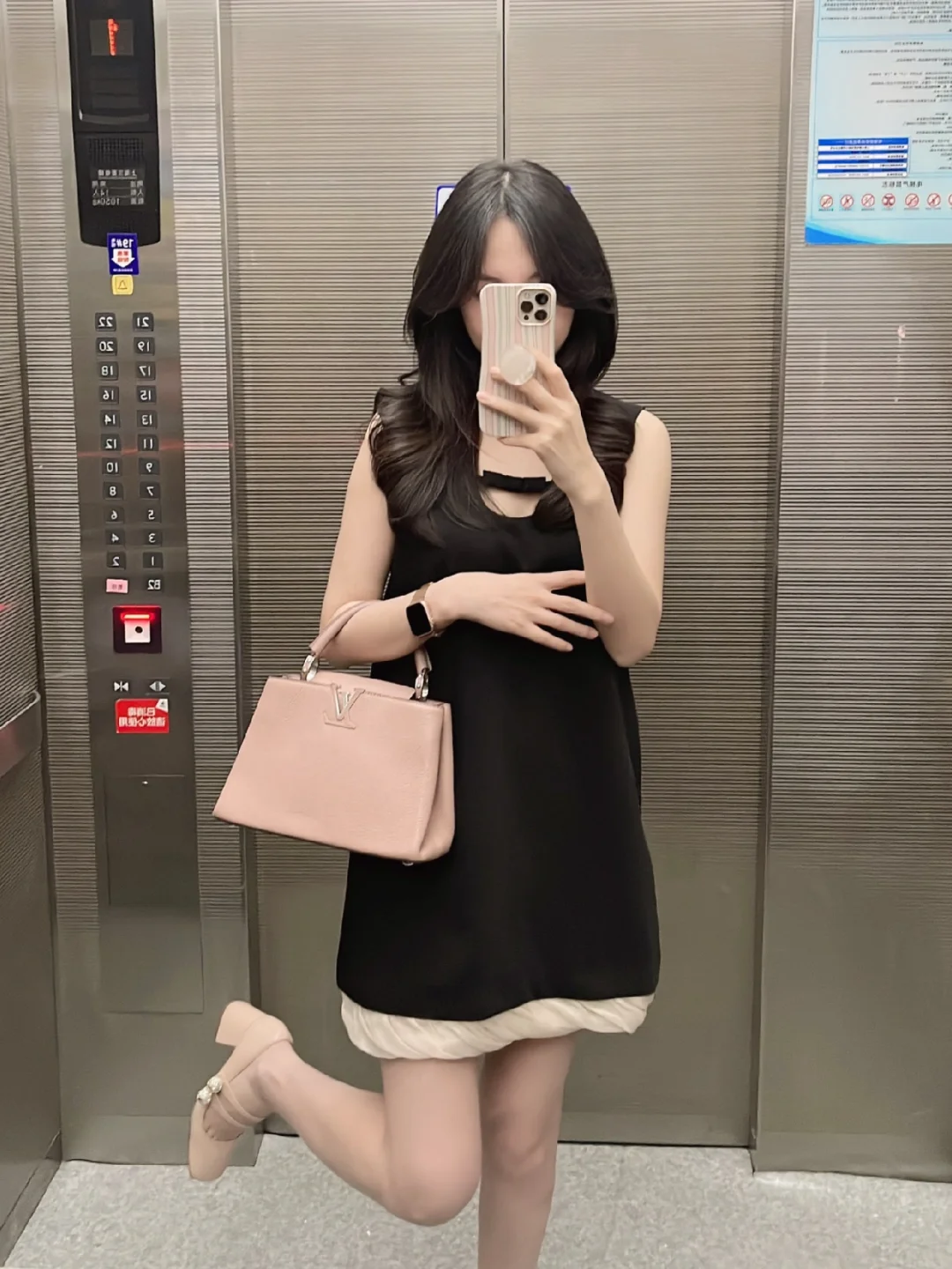 春夏通勤☕️细节感满满的小黑裙~气质通勤~