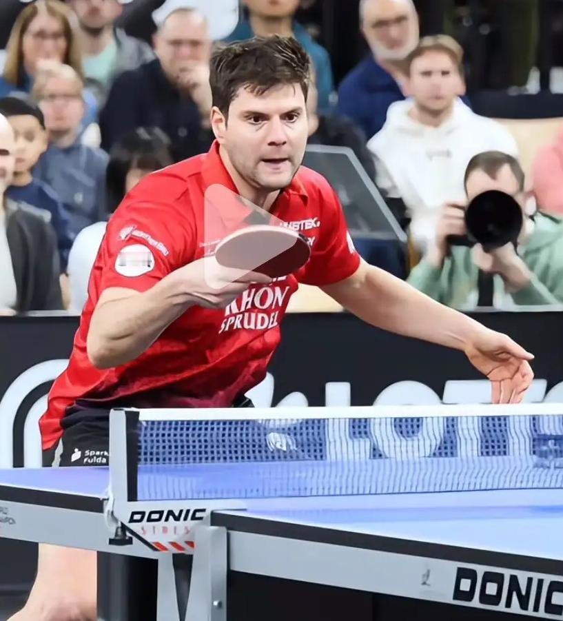 多哈冠军赛雨果2:3奥恰洛夫—雨果换球拍给自己的战斗力换没了😞
多哈冠军赛，