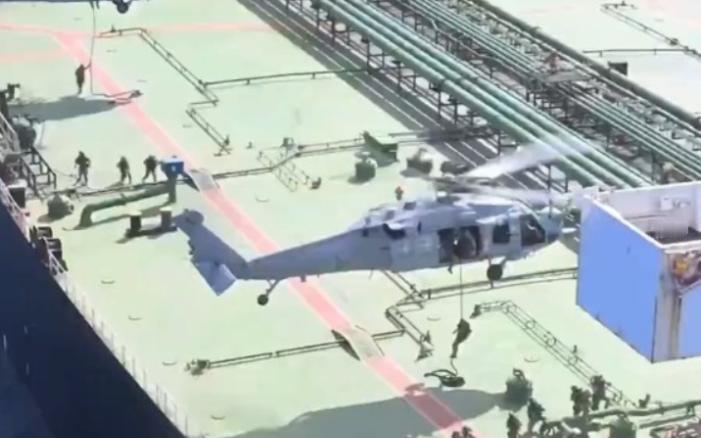 就在刚刚，

美国印度洋截扣赴华油轮，

4月23日，美国国防部突然对外公布，美