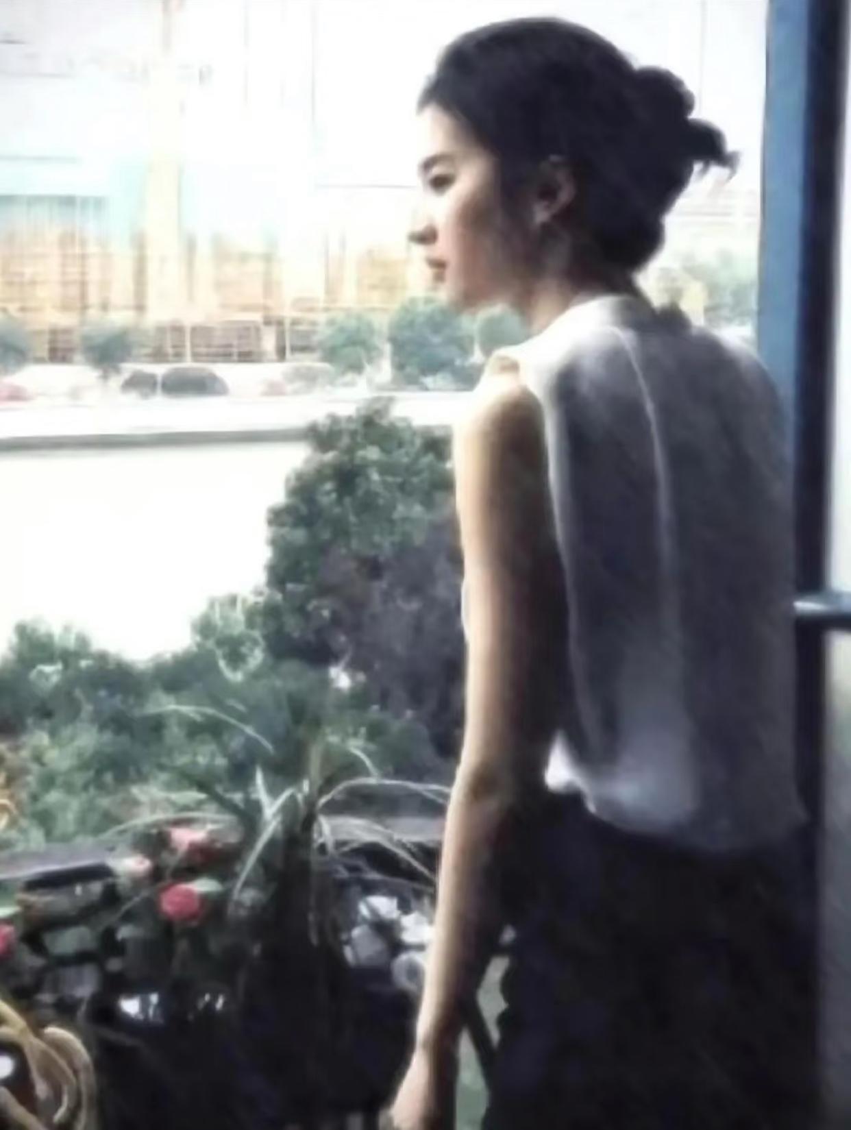 揭秘一下，
为啥刘亦菲有时候看起来细细的一长条，
有时候又珠圆玉润，
但怎么都好