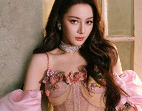 热巴粉色香甜大美女写真，太美了