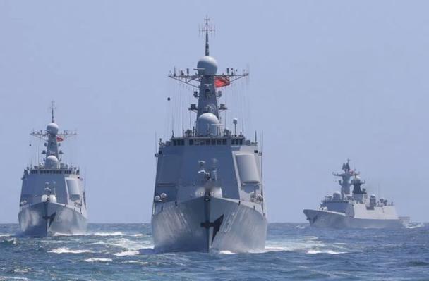 就在刚刚！ 
中国方面宣布了：如果日本军舰再擅闯台湾海峡内侧的我军管辖海域，将果