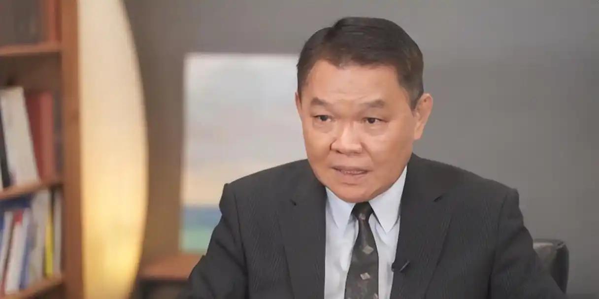 台军退役上校黄征辉点赞大陆军事实力突飞猛进速度不可思议：“如今解放军的实力足够强