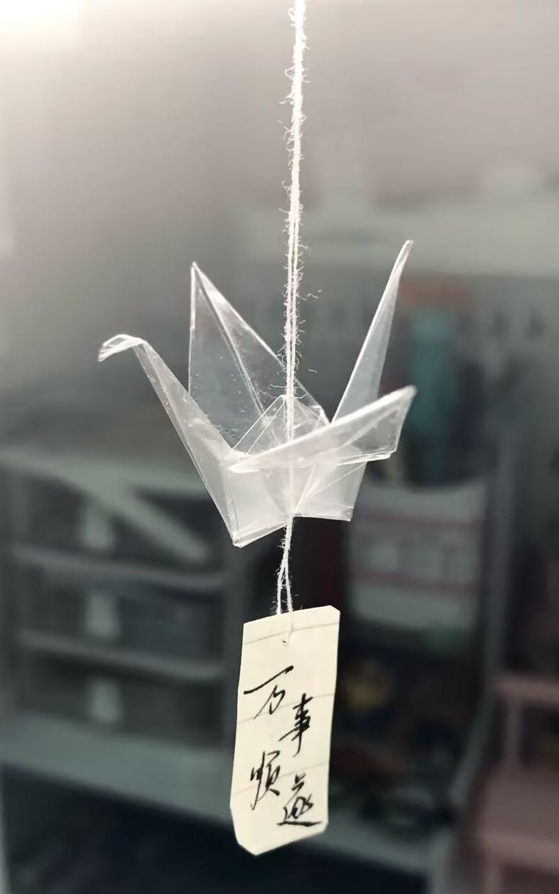 我们这代人大多是放养长大的，
从小在村里或者镇上撒欢了跑，
玩泥巴玩水没人管，读