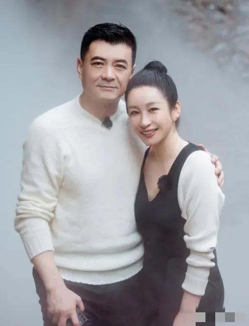 当年，秦海璐与身价20亿的李厚霖同居了四年。当她在思考是否嫁给他时，却突然收到了