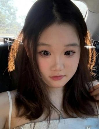 张家齐父亲隐身我家那闺女镜头之外皆是默默付出！张家齐爸爸以工作的方式承担家庭重担