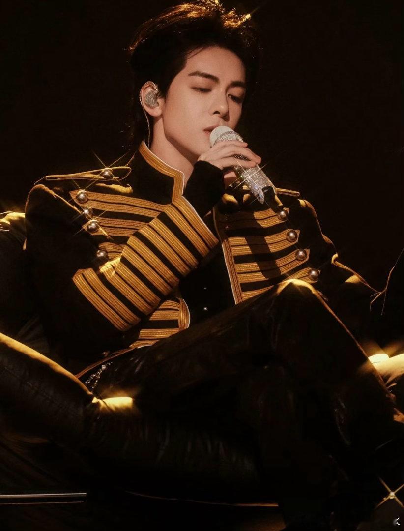 陈伟霆曾舜晞剧透九门男团合体今天的开心是听到陈伟霆曾舜晞剧透九门男团合体啊又让我