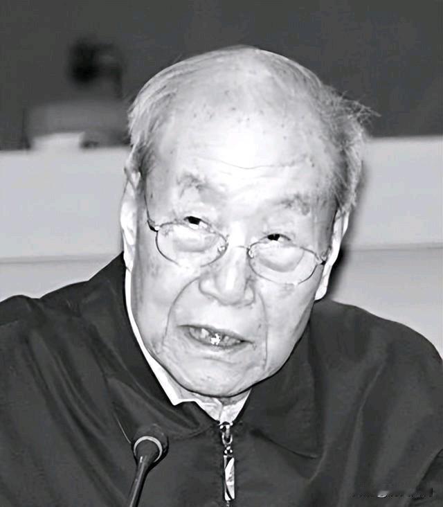 李力安，原名赵亮生（字子斌），原中央顾问委员会秘书长、黑龙江省委原书记，1920