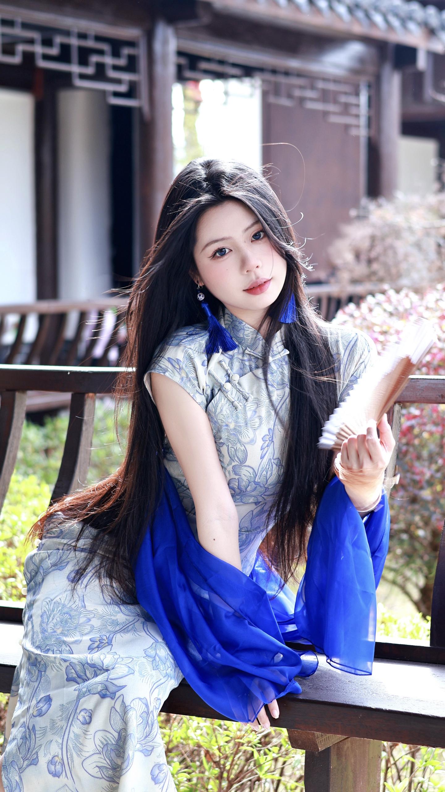 你温柔的唇 致命的眼神。