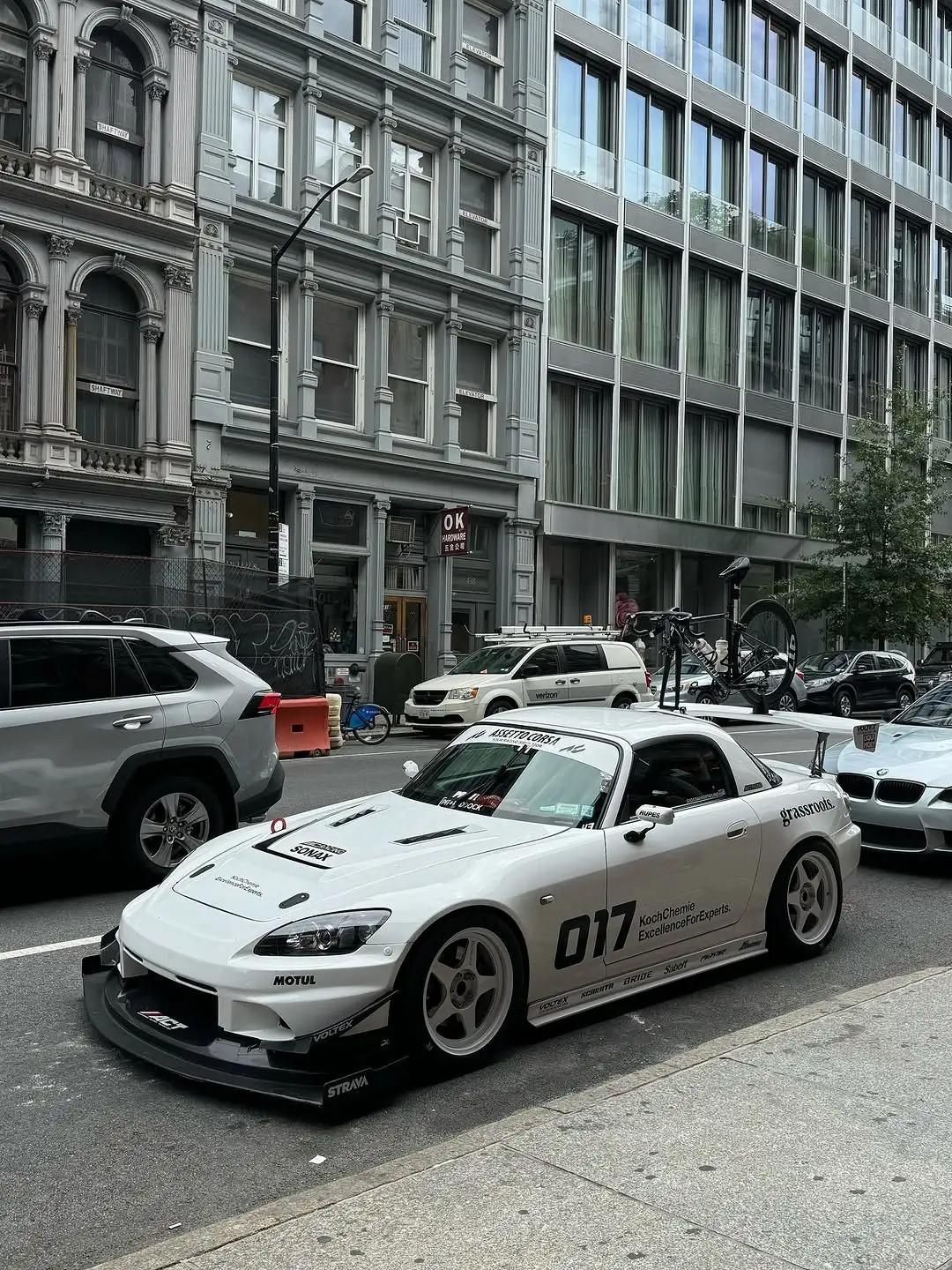 zhei就是传说中的白武士吗？改的细节颇多车的新衣 ​​​