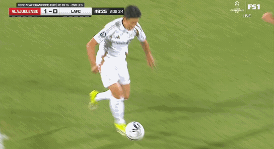 3月18日洛杉矶客场2-1战胜阿拉胡埃拉人，总比分3-2晋级美冠杯八强。比赛中，