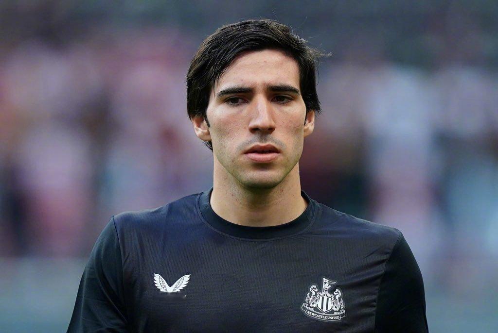 📢 曼联今夏优先考虑引进一名在英超证明过实力的中场球员，桑德罗·托纳利被视为最