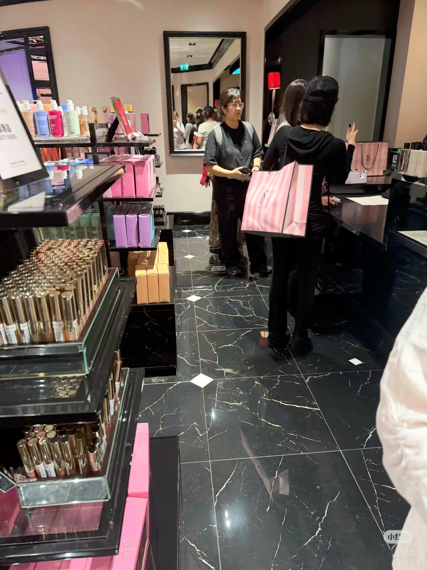 澳门偶遇小兔进货中🛍️©️D- xhs ​​​