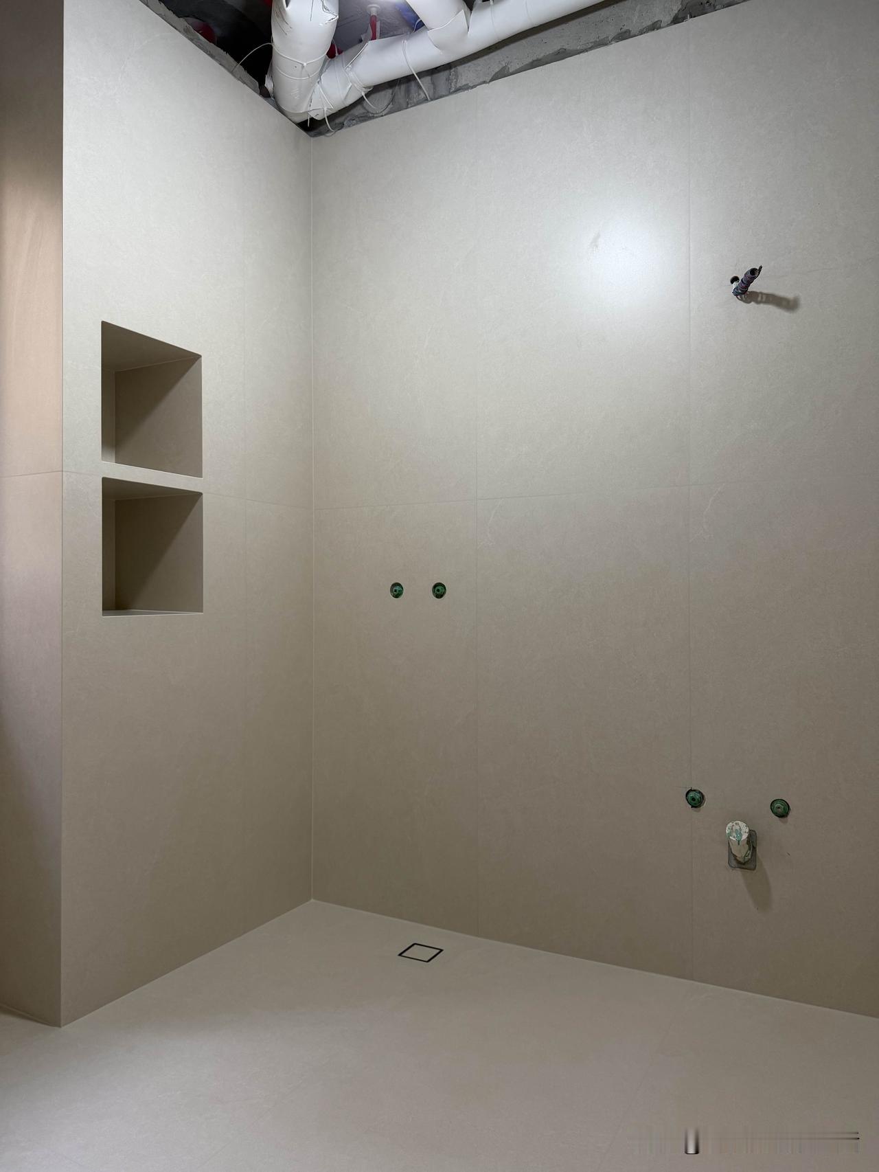 卫生间推荐做环氧彩砂，一是更安全，二是也美观