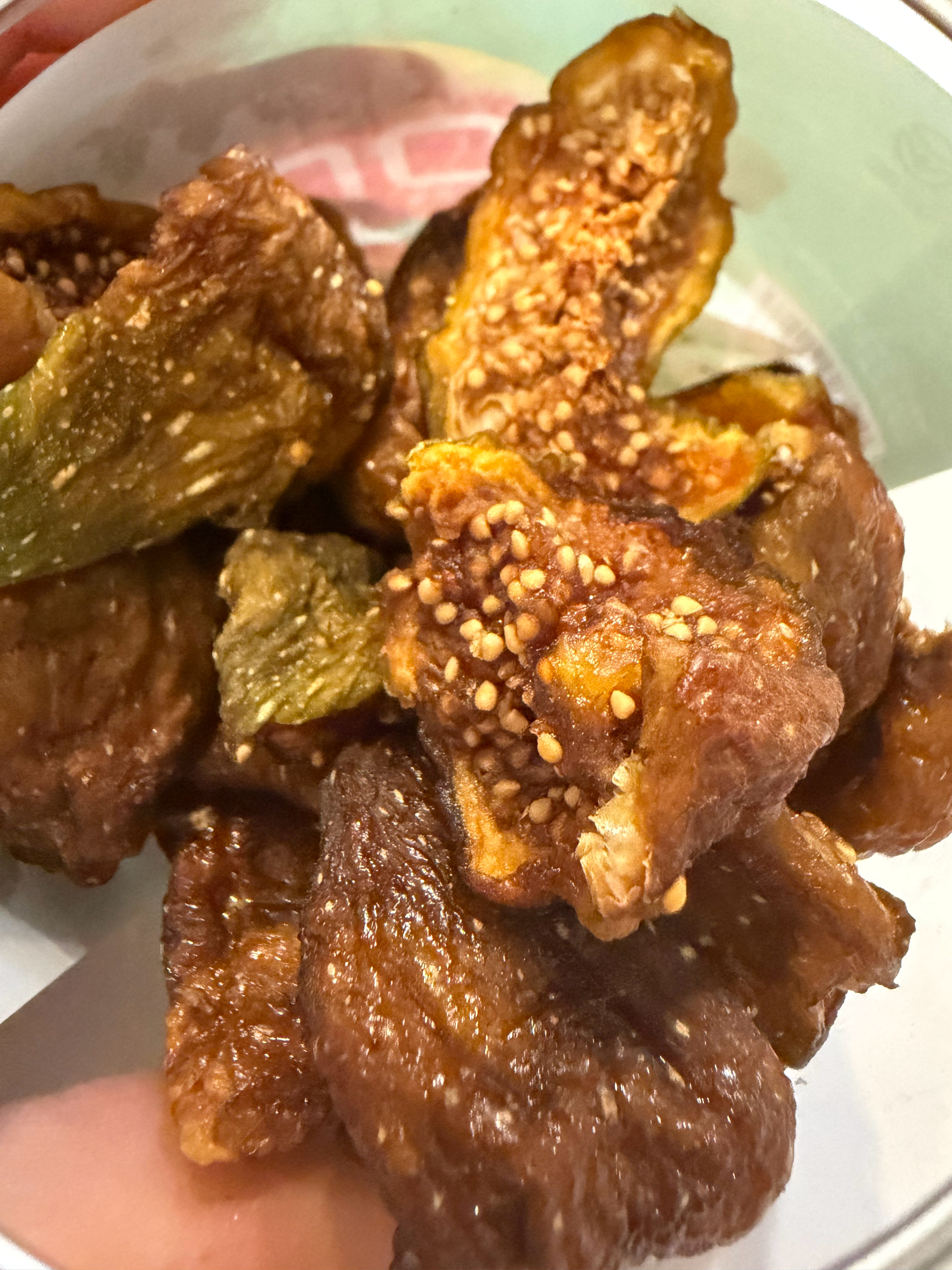 包总家这个无花果干你们买了没，真是太好吃了，前两天出差我带路上吃完两罐，回来又干