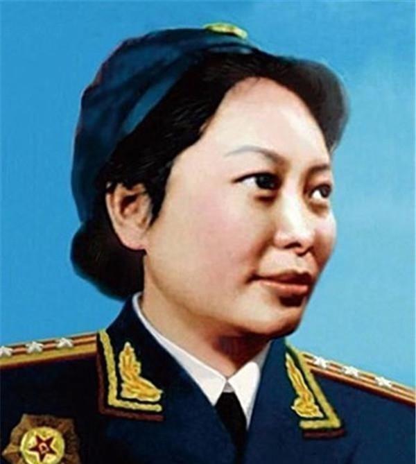 1985年萧华去世，陪伴他46年的妻子晚年常常自责：或许当年我真的错了！
195