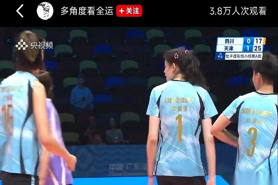 就佩服这种人。
昨天全世界都觉得她不行了，心情不好，状态烂了。
今天呢？一记重扣