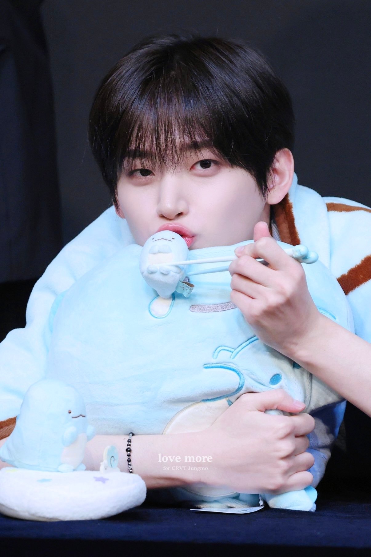 你小心点 我也爱吃脸颊肉配馍260607©️lovemore_jm 