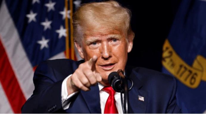 12月25日，特朗普发文：“今晚，在我作为三军统帅的指挥下，美国对伊斯兰国恐怖分