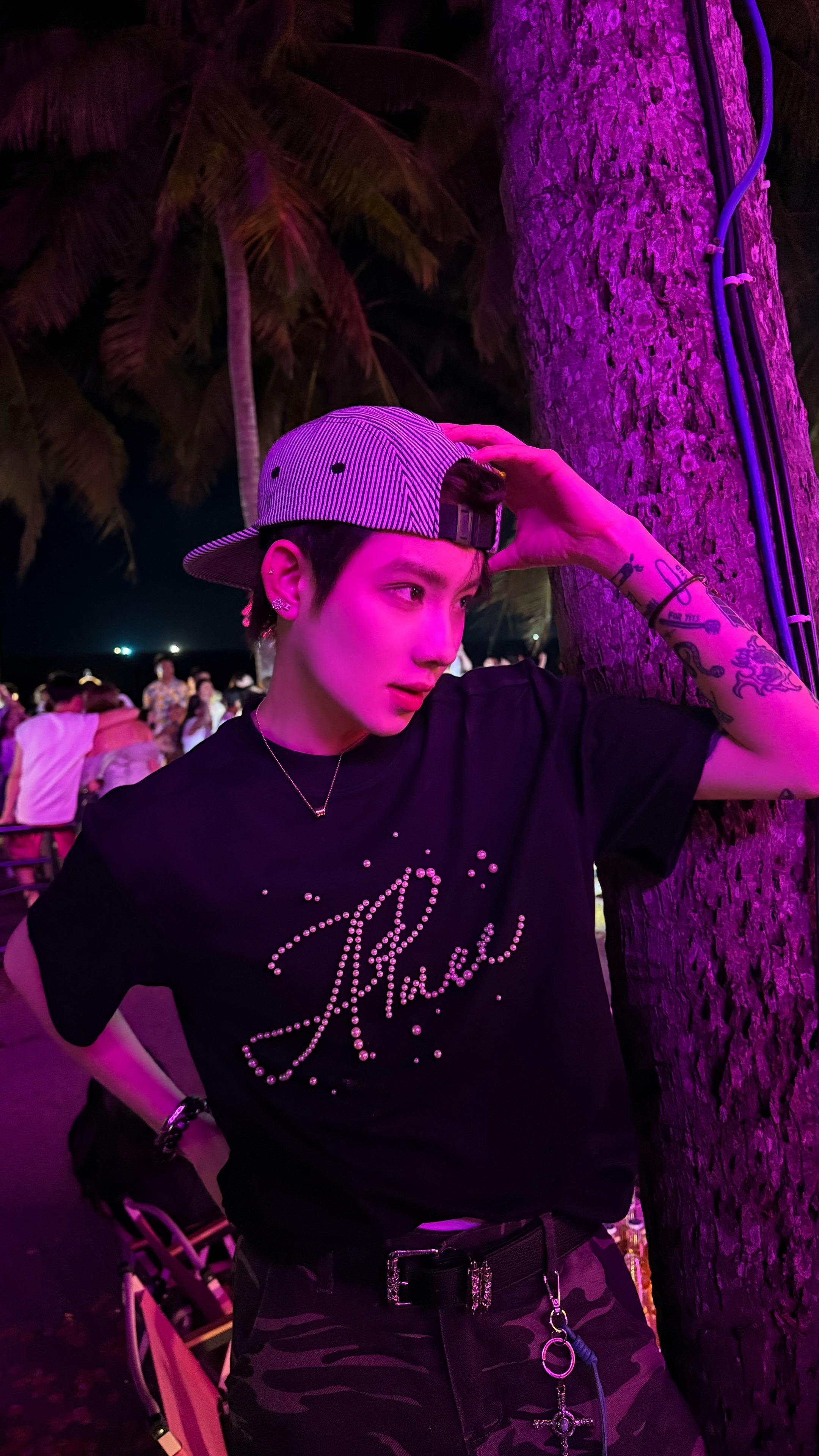 你说都是女生亲一口怎么了 让你真亲你又不敢