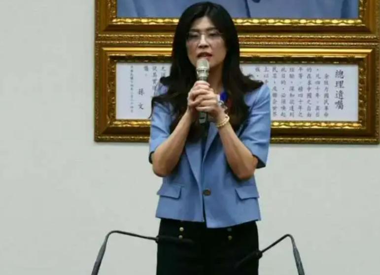 这下“台独”分子该睡不着了！台湾统派的核心人物齐刷刷赴大陆乌鲁木齐参加交流会，洪