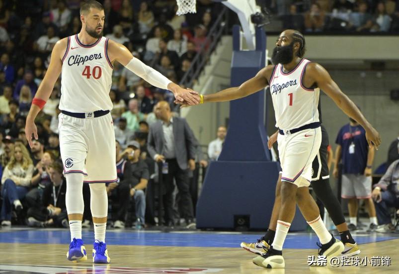 祖巴茨离开哈登后真的是从神坛跌落了，当初的那个祖尼尔已经看不到了，下一份合同预计