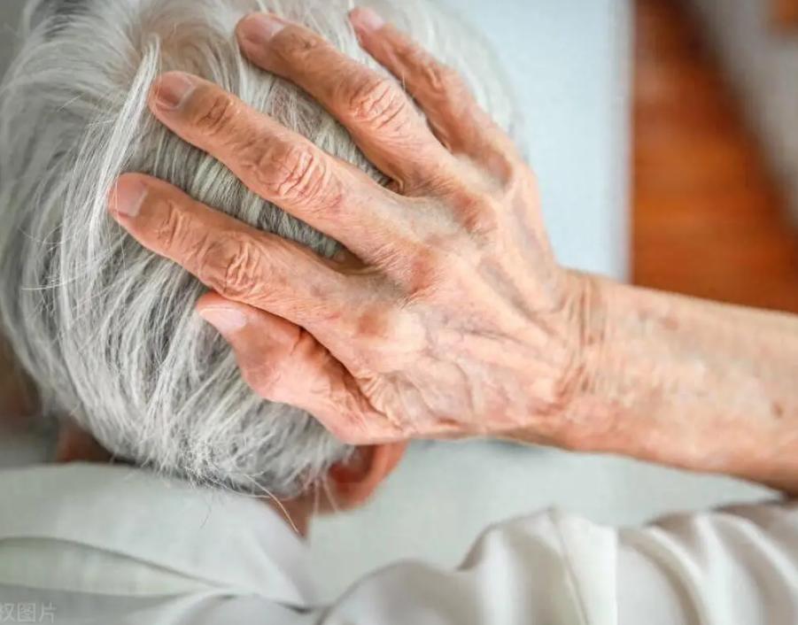 50岁大妈凌晨脑出血抢救无效离世！家人：劝过就是不要听，非要吃

“我感觉没什么