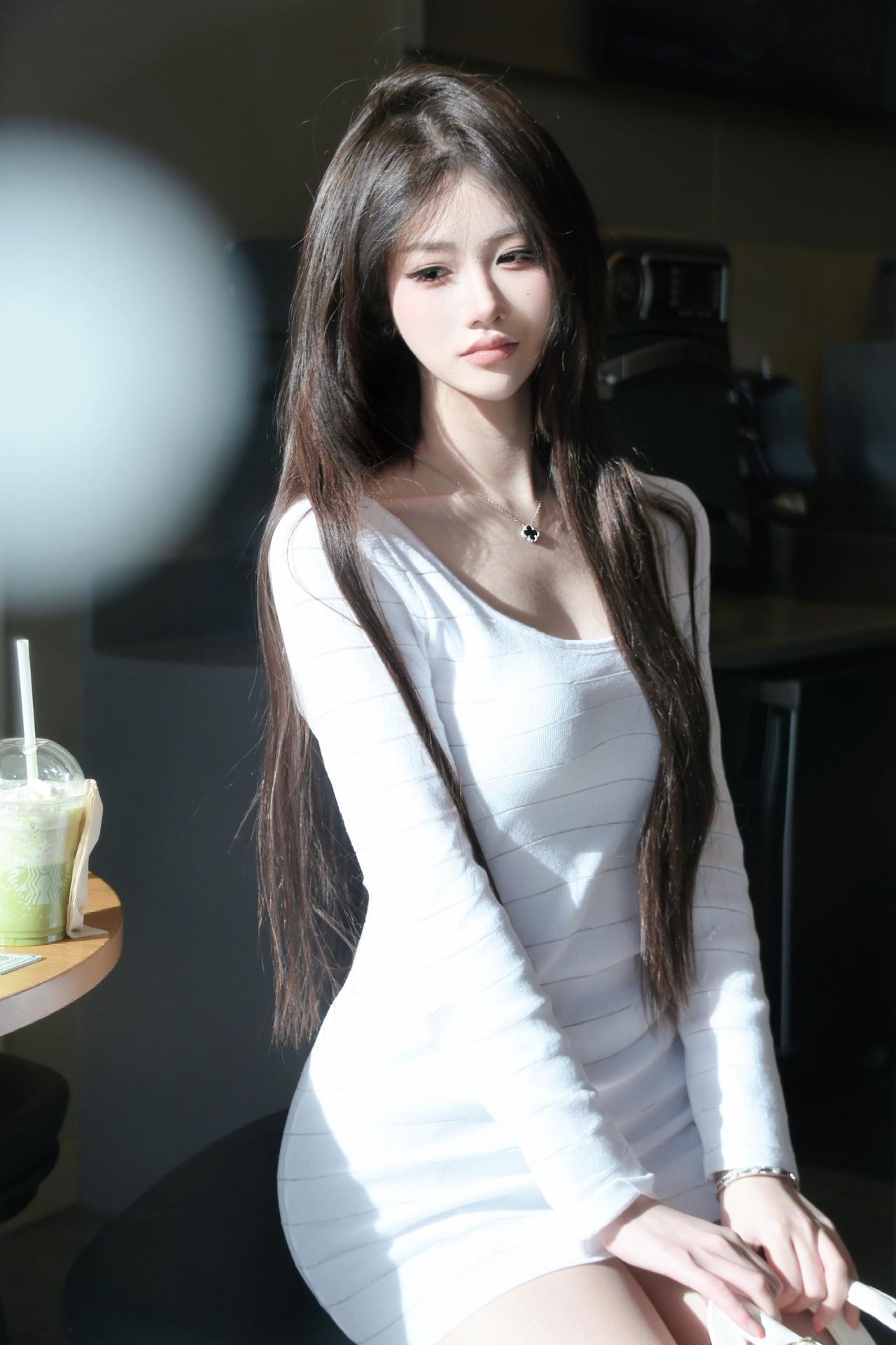 清冷感 氛围感 清纯女神 素人互勉模特 抖音小助手