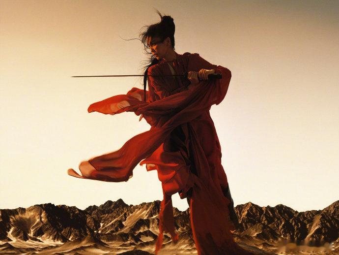 白鹿祝大家新年快乐 白鹿的年度声音礼物准时签收！这种不变的祝福仪式，仿佛时光洪流