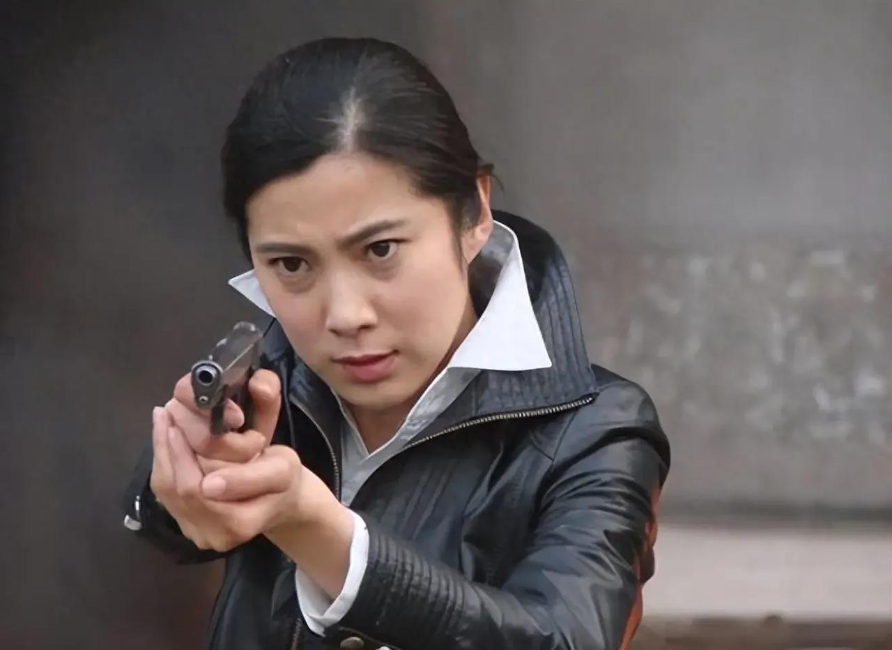 还记得这位女演员吗？淡出荧幕多年后罕露面，44岁仍貌美如花，否认回老家卖烧烤
近
