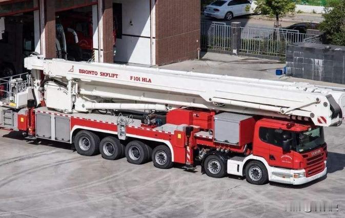 我国是出了名的制造大国，连火箭和航母都能造出来，为何要花2400万人民币，重金购