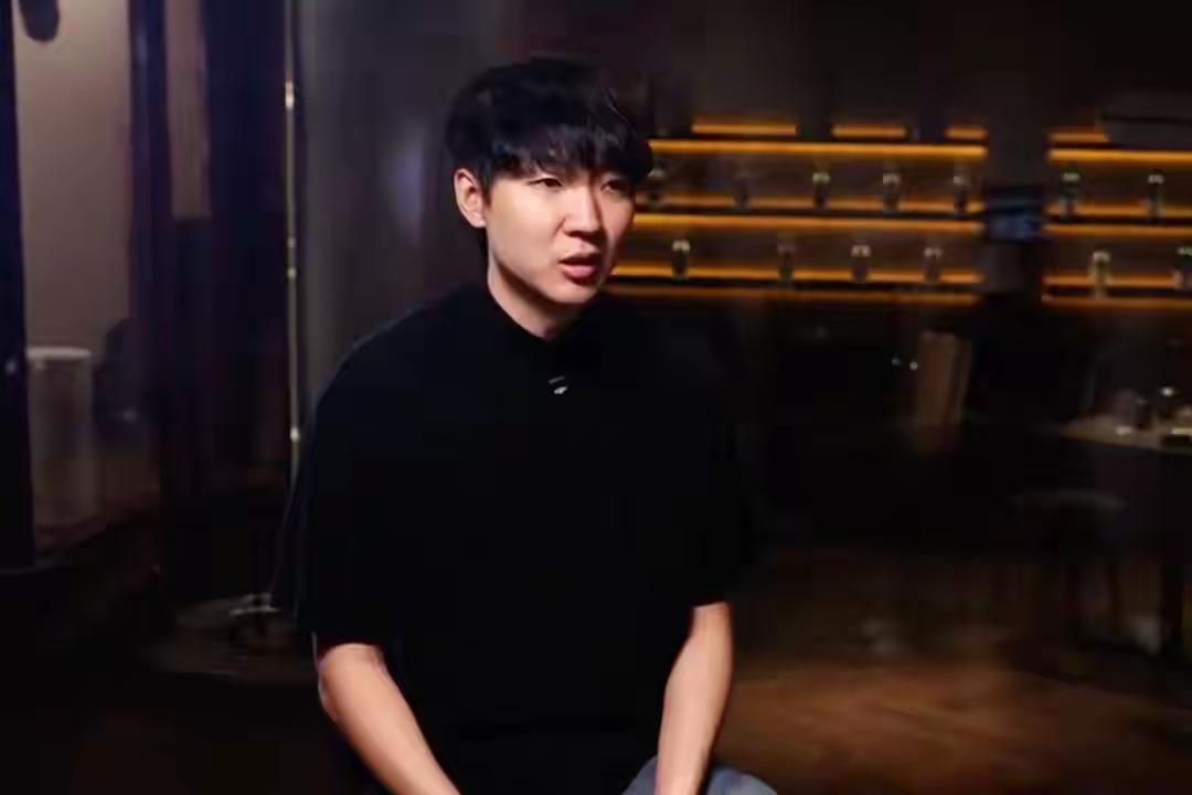 4月16号中国足球传来最新消息：

前黑龙江冰城球员张浩在社交媒体上发文为自己被