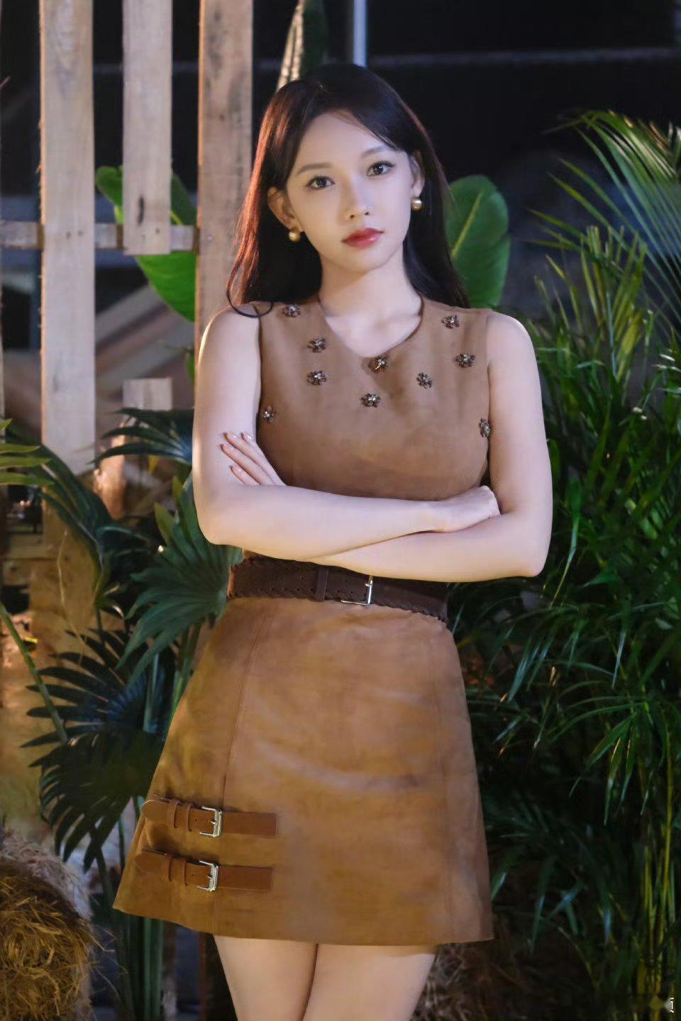 程潇春节追《生命树》像极了我囤剧狂炫！沉浸式追剧太真实～程潇也在看生命树