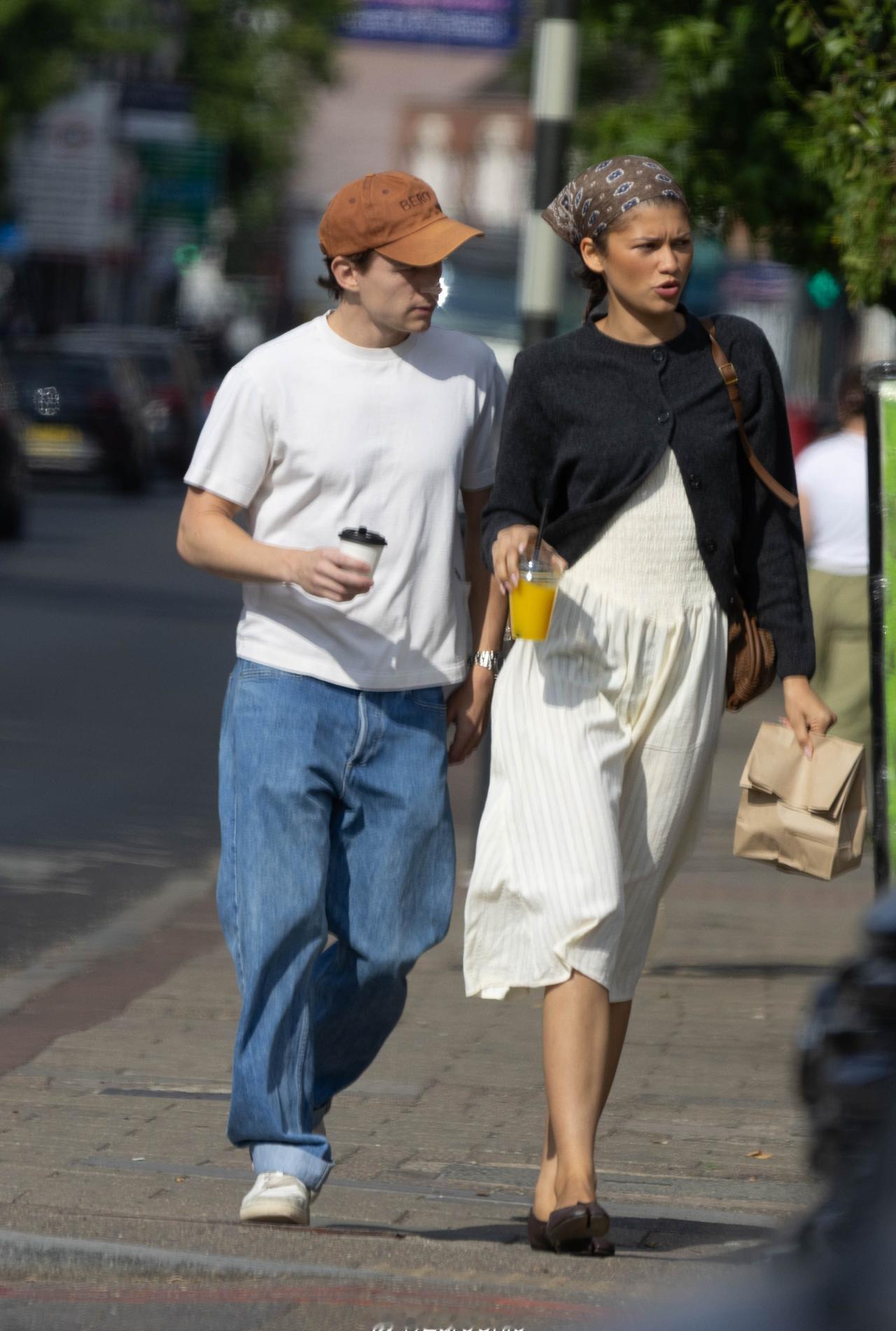 赞达亚（Zendaya）和荷兰弟（Tom Holland）7.31 被拍到在伦敦