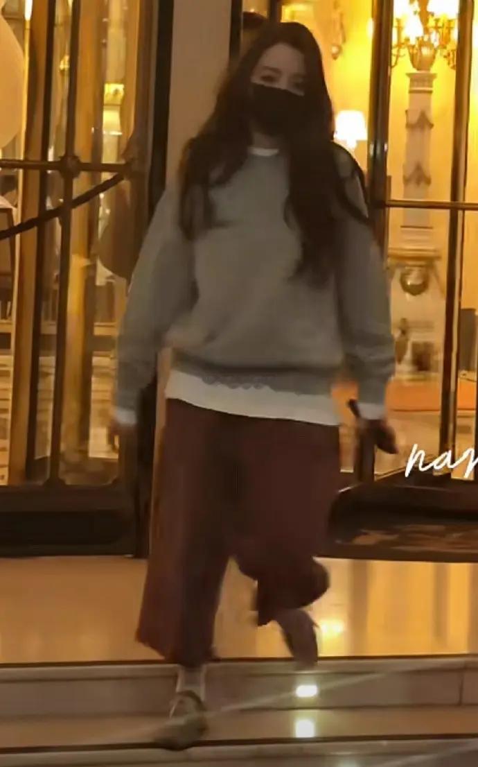 迪丽热巴最近也是没亏待自己啊 ​​​