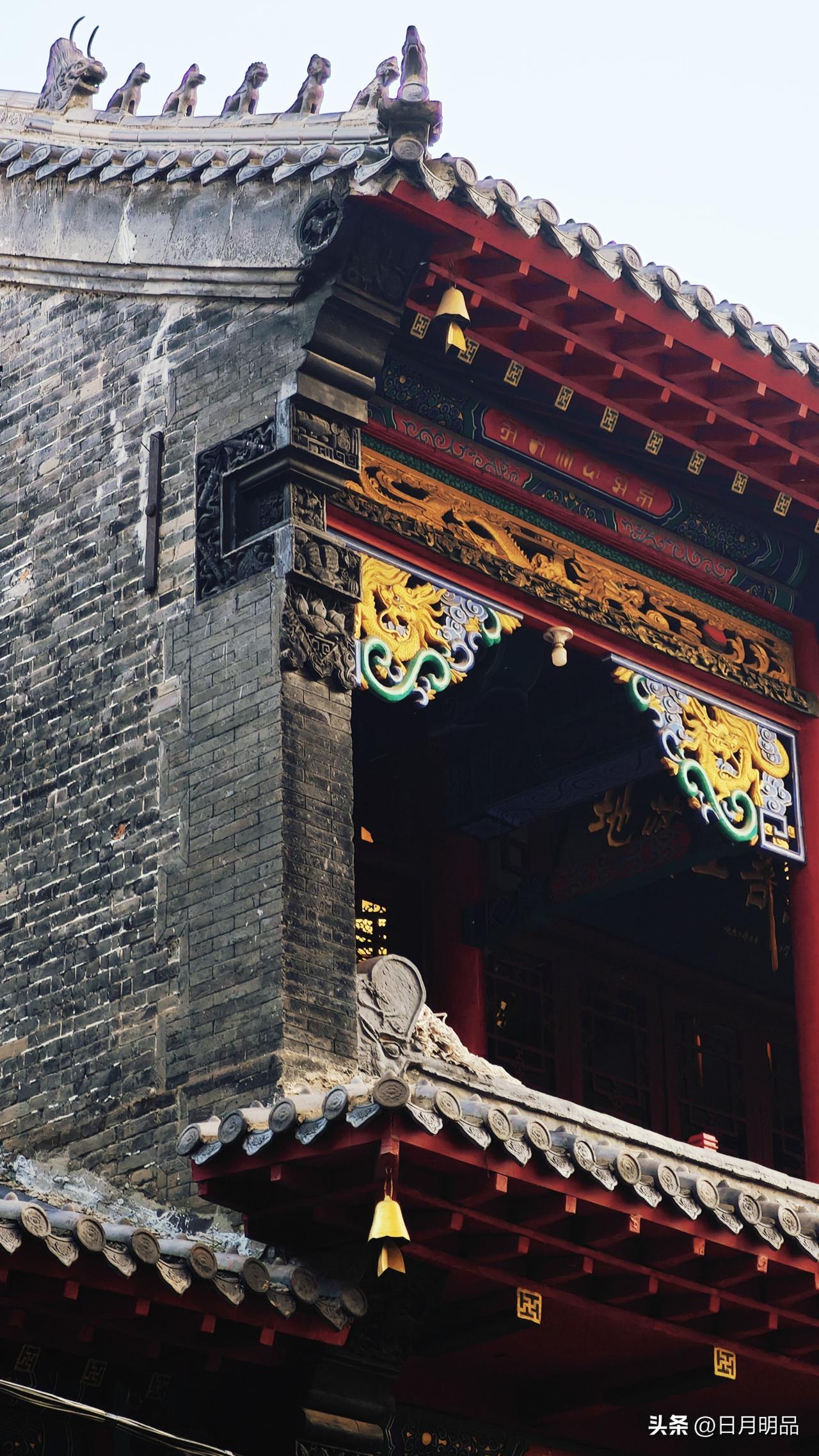 来哈尔滨别只知道极乐寺，南岗比乐街还藏着一座百年华严寺。

它始建于上世纪二十年