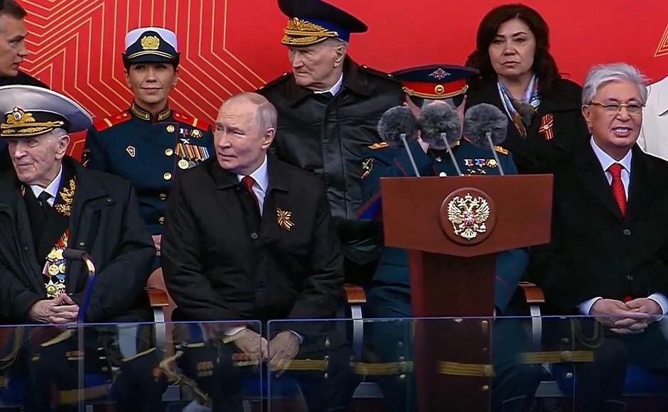 红场平稳落幕无袭击，俄乌三方谈判突然叫停！短暂休战只是假象，新一轮博弈已暗流涌动