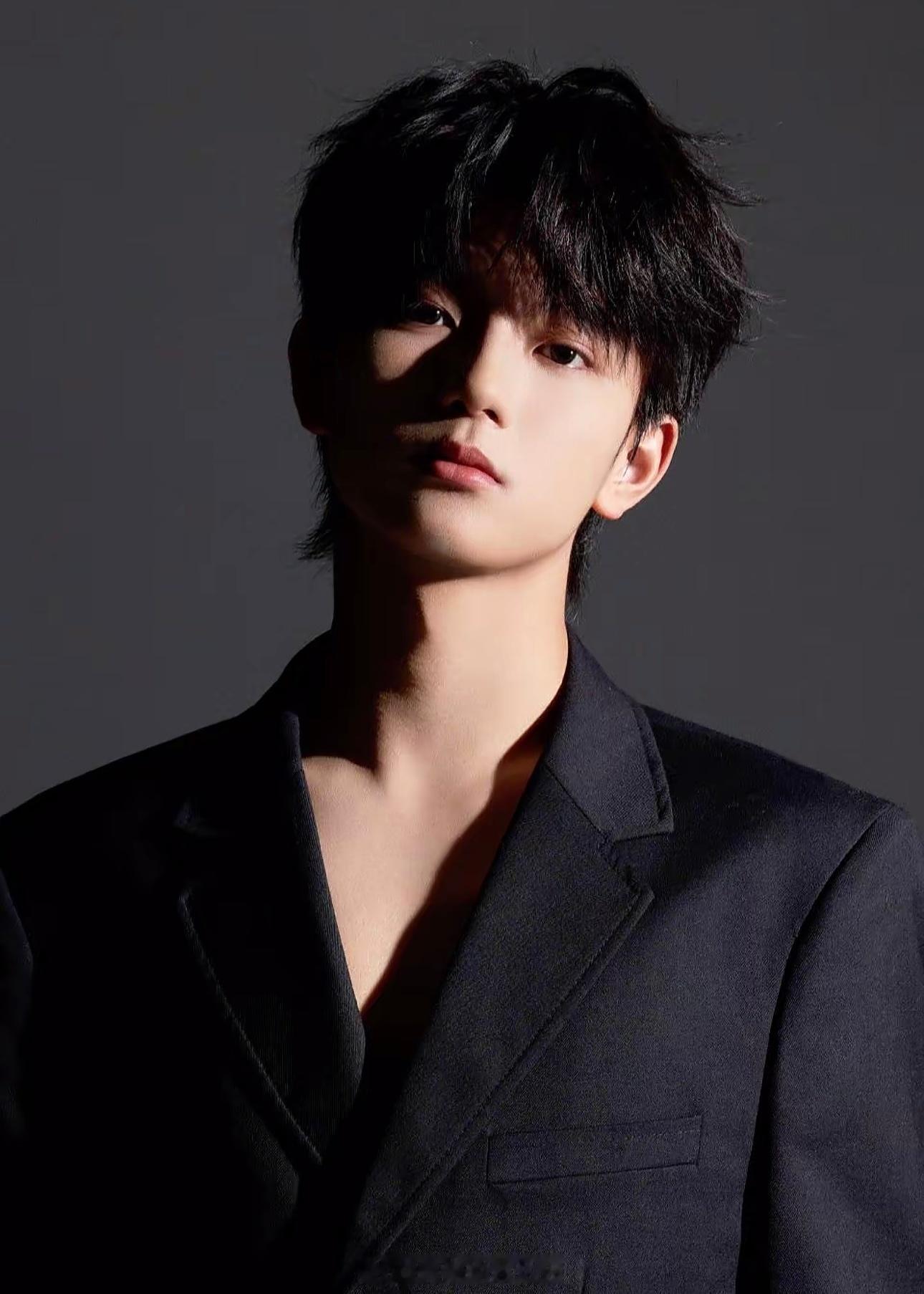 穆祉丞 欧莱雅穆祉丞个人商务欧莱雅预热🔥首次商务就是代言人title真的很棒！